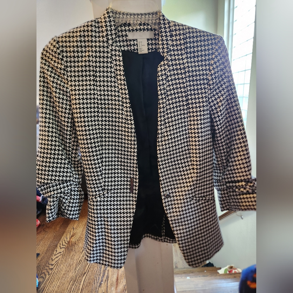 H&M size 2 black and white blazer 3/4 sleeves